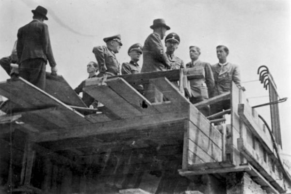 Auschwitz kampının fotoğrafçısı öldü 15