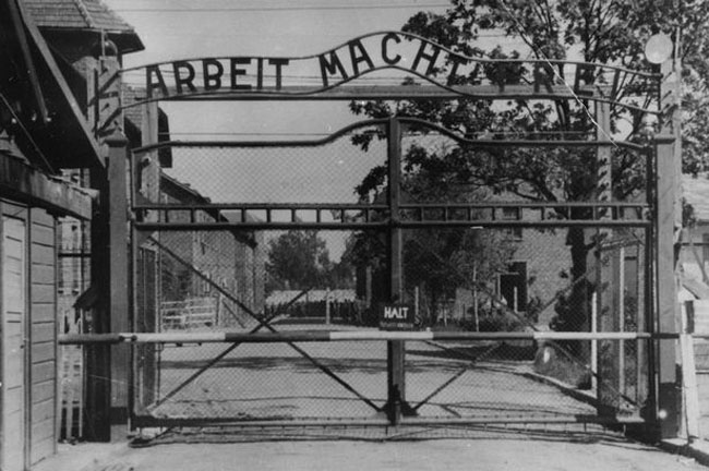 Auschwitz kampının fotoğrafçısı öldü 6