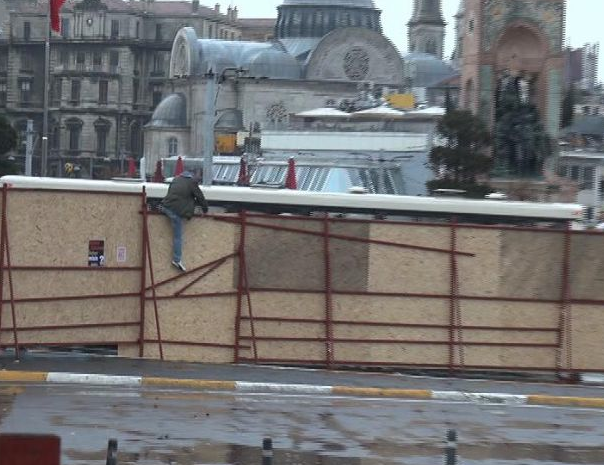 Şaka değil! Burası Taksim 6