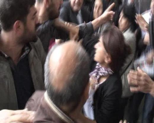 BDP'li vekil polise yumruk attı 1