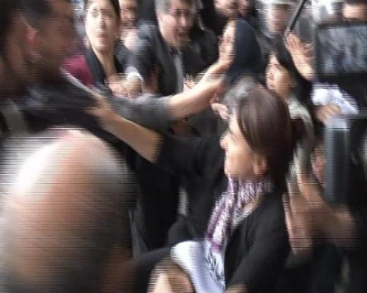 BDP'li vekil polise yumruk attı 3