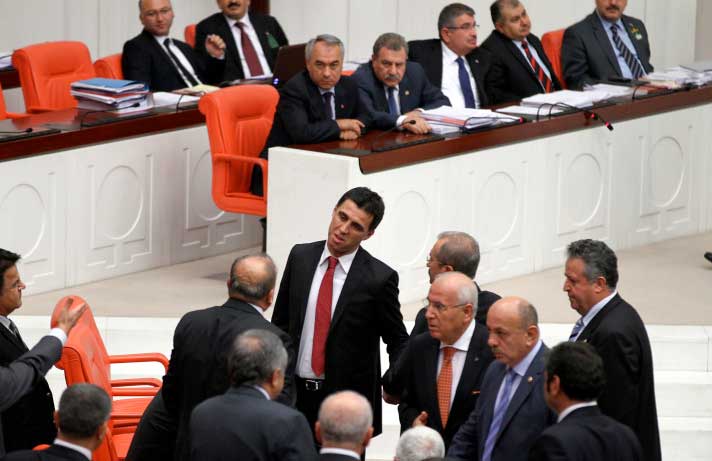 Meclis'te birbirlerine girdiler 7