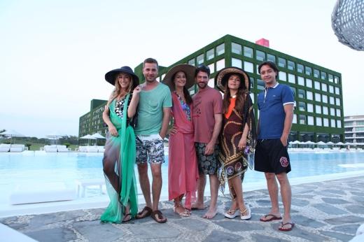 Romantik Komedi 2 setinden Sinem Kobal ve Sedef Avcı fotografları 15