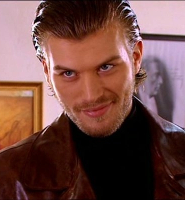 Kıvanç Tatlıtuğ'un yeni dizisi 9