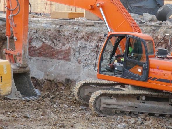 Taksim'de merak uyandıran kalıntı 3