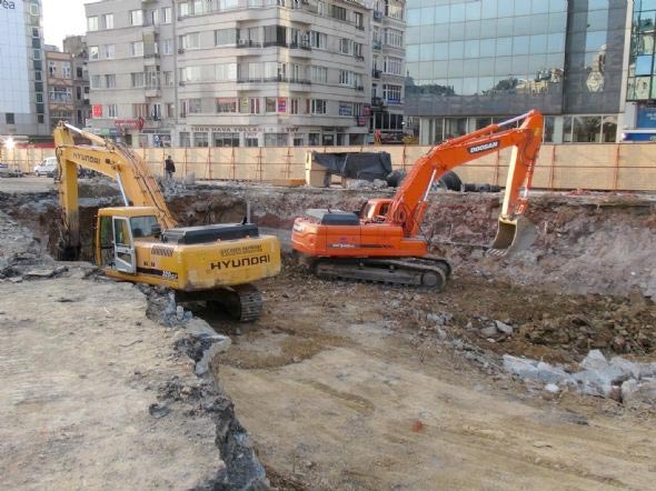 Taksim'de merak uyandıran kalıntı 4