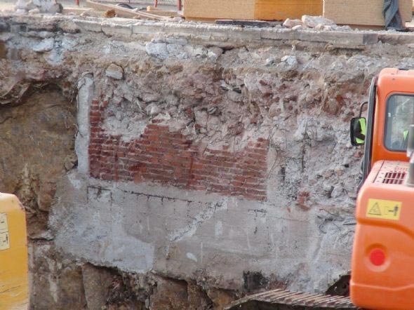 Taksim'de merak uyandıran kalıntı 6