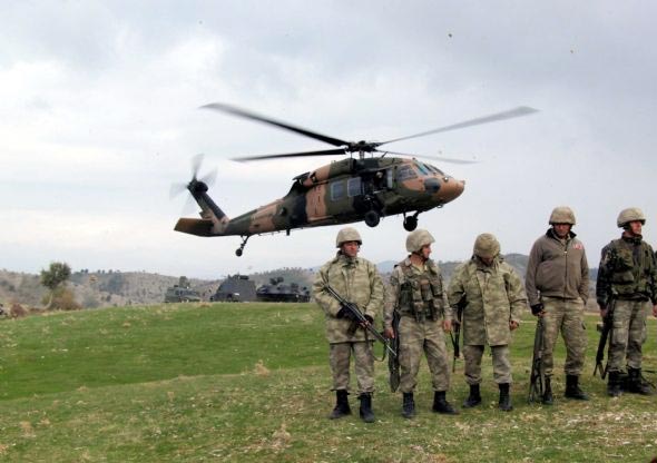 Asker öldürülen PKK'lıları böyle taşıdı 14