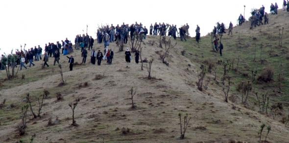 Asker öldürülen PKK'lıları böyle taşıdı 6