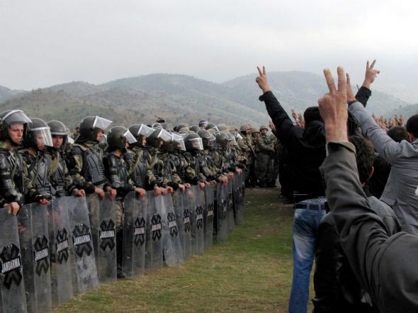Asker öldürülen PKK'lıları böyle taşıdı 7