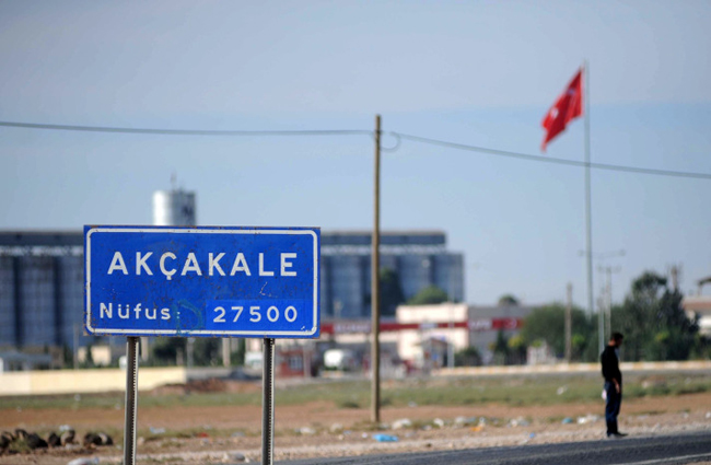 Suriye sınırından böyle geçiyorlar 21