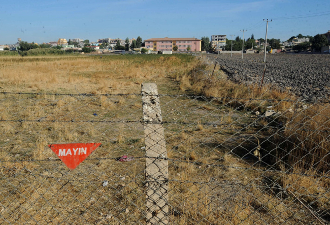 Suriye sınırından böyle geçiyorlar 23