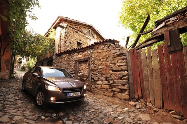 Yeni Peugeot 301 ile Macera Devam Ediyor 6