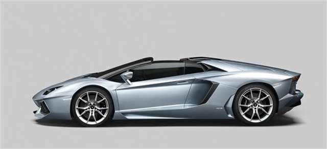 Lamborghini Yeni Aventador LP 700-4 Roadster’i Tanıttı… 1