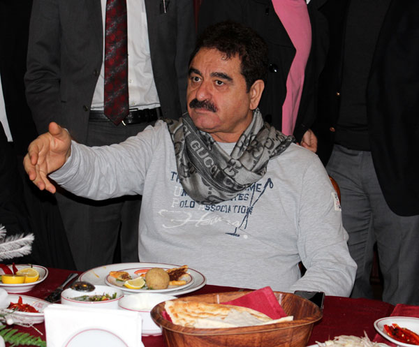 3 porsiyon kebapla kahvaltı 11