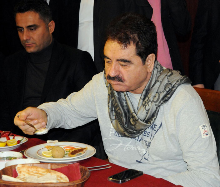 3 porsiyon kebapla kahvaltı 4