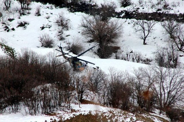 Mehmetçik, PKK'lıların sığınağını buldu ve imha etti. 6 odalı sığın 13