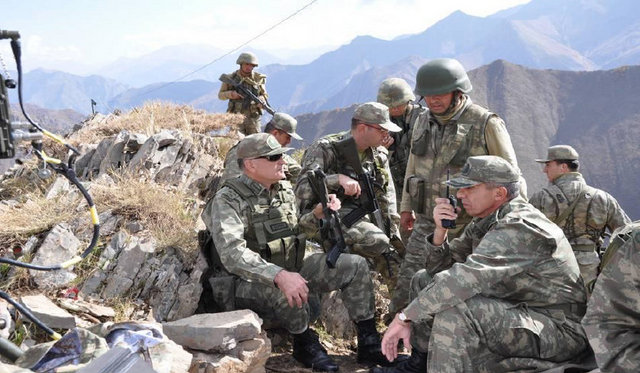 Mehmetçik, PKK'lıların sığınağını buldu ve imha etti. 6 odalı sığın 37