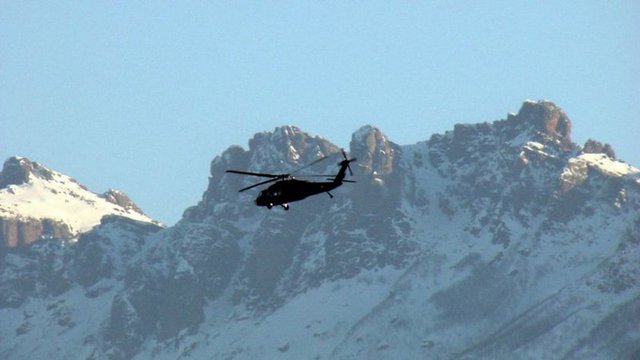 Mehmetçik, PKK'lıların sığınağını buldu ve imha etti. 6 odalı sığın 4