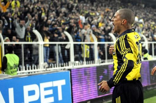 Fenerbahçe zirveye oynadı 12