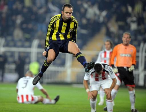 Fenerbahçe zirveye oynadı 15