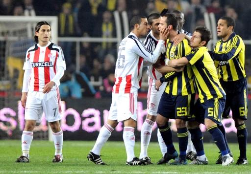 Fenerbahçe zirveye oynadı 21