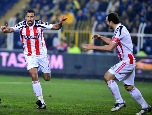 Fenerbahçe zirveye oynadı 9