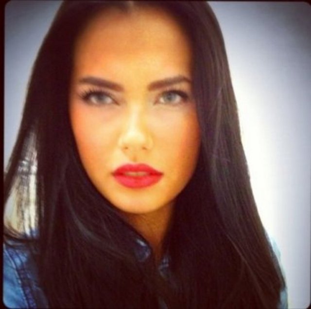 Acun'dan Survivor'a Adriana Lima'nın Benzeri 3