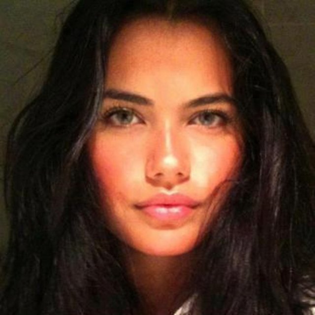 Acun'dan Survivor'a Adriana Lima'nın Benzeri 6