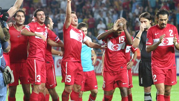 Türkiye ve dünyada 2010 futbolu 23