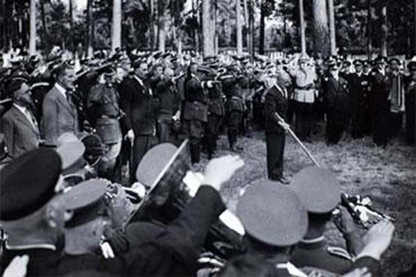 Hitler'in Noel Partisi... 13