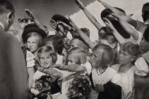 Hitler'in Noel Partisi... 15