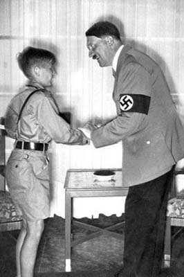 Hitler'in Noel Partisi... 19