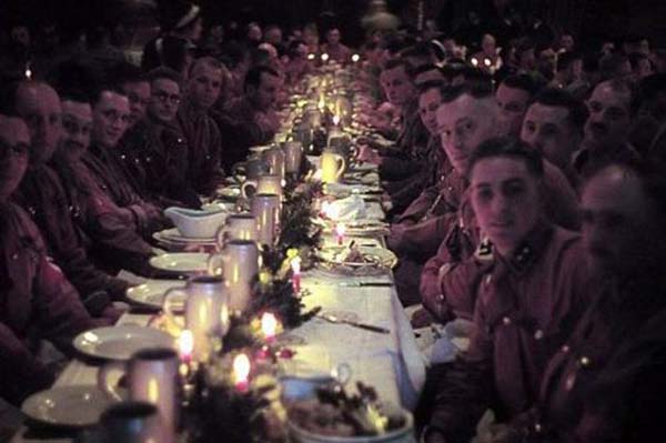 Hitler'in Noel Partisi... 2