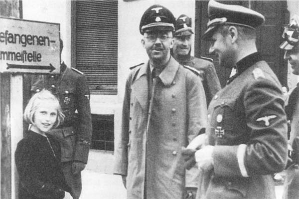 Hitler'in Noel Partisi... 25