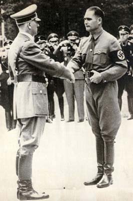 Hitler'in Noel Partisi... 29