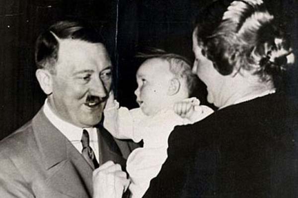 Hitler'in Noel Partisi... 34