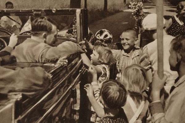 Hitler'in Noel Partisi... 41