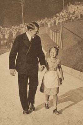Hitler'in Noel Partisi... 47