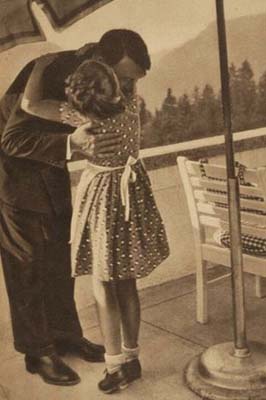 Hitler'in Noel Partisi... 49