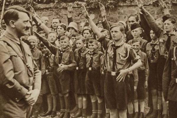 Hitler'in Noel Partisi... 50