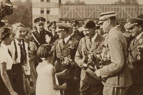 Hitler'in Noel Partisi... 53