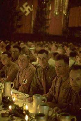 Hitler'in Noel Partisi... 6
