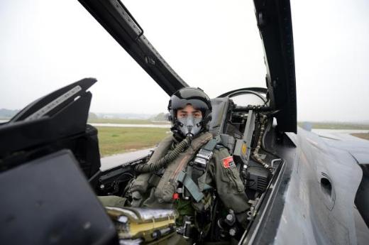 Gökyüzünün Cesur Yürekli Kadın Pilotu: Züleyha Dombay 6