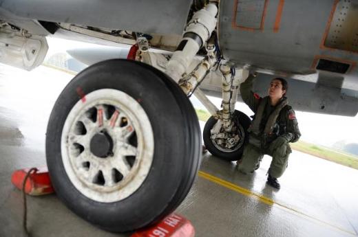 Gökyüzünün Cesur Yürekli Kadın Pilotu: Züleyha Dombay 9