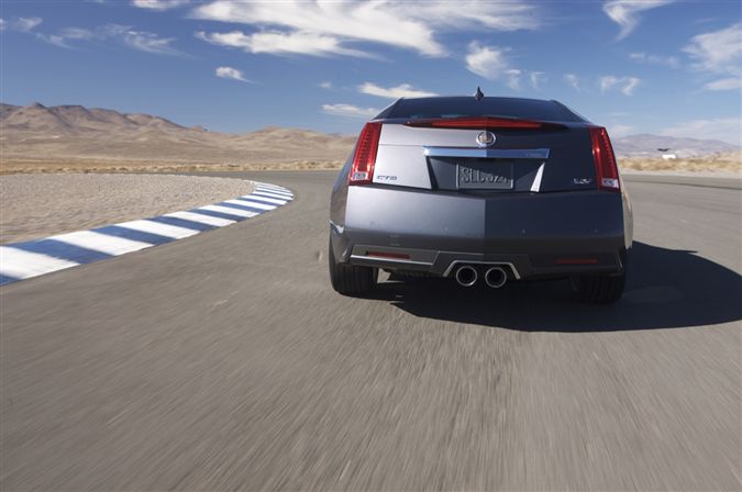 Cadillac CTS-V reklamı için Morpheus’u seçtiler 4