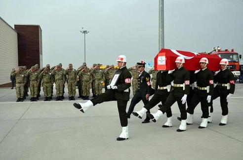 Şehidin evi görenleri kahretti! 18