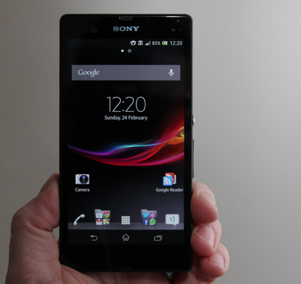 Sony'nin Su Geçirmeyen Telefonu 18