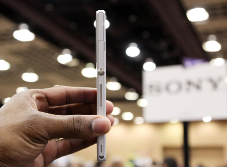 Sony'nin Su Geçirmeyen Telefonu 21