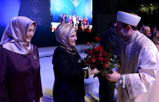 Diyanet İşleri Başkanı'ndan Erdoğan'a Hediye 2